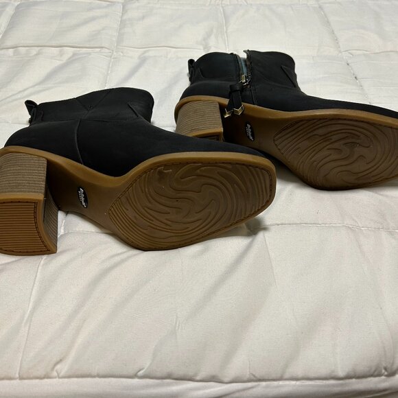 Dr. Scholl's Black Ankle Boots with Tan Heel - Picture 2 of 6